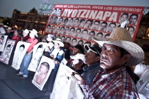 Padres ayotzinapa