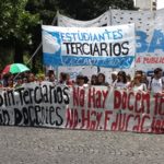 Marcha de terciarios contra el cierre de institutos