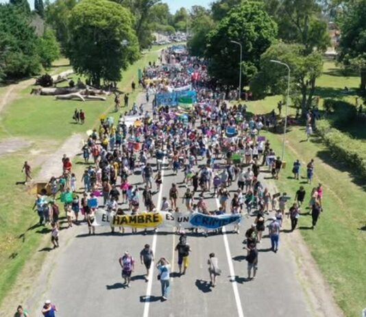 Lxs Chicxs del Pueblo: "Hay chicos que se van a la cama sin comer"