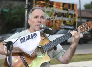 Oscar Simiani: canciones, memoria y la necesidad de volver a cantar con otros